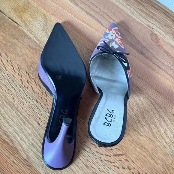 BCBG PARIS HIGH HEEL SHOES SLIP ON PUMP SIZE 8 1/2  Purple WITH FLOWERS‎ - Picture 3 of 6